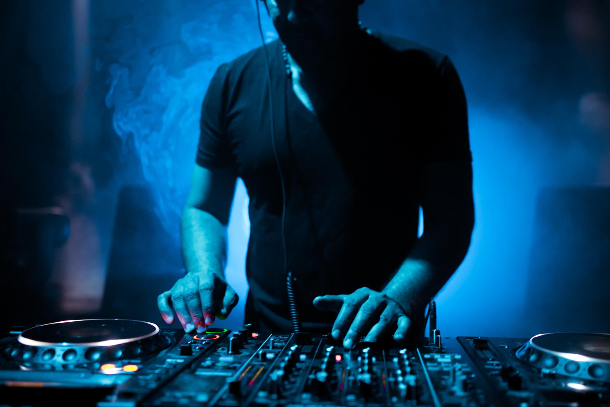 Performances et animations artistiques DJ